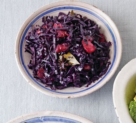 Red cabbage with apples ( Christmas)