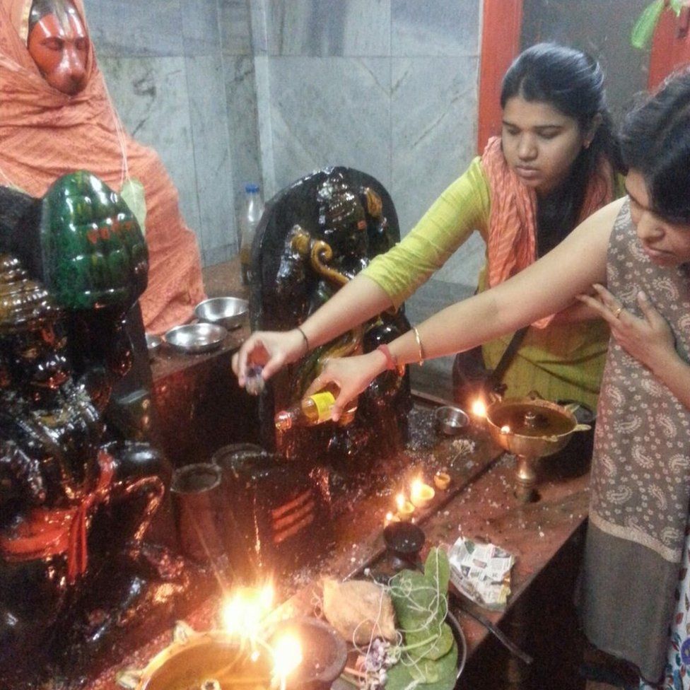 Why menstruating women should not go to temple